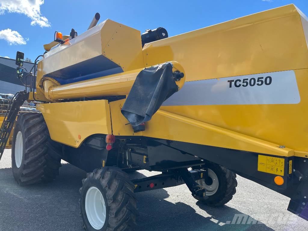 New Holland TC 5050 13´ Myyty Cosechadoras combinadas